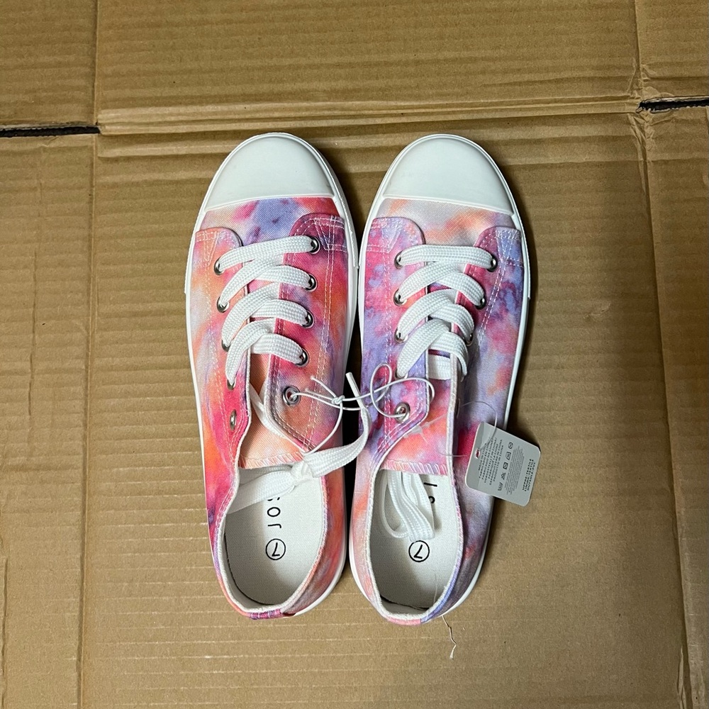 NWT Size 7 Women Pink Purple Tiedye Converse-Styled Lace Up Low Top Sneakers